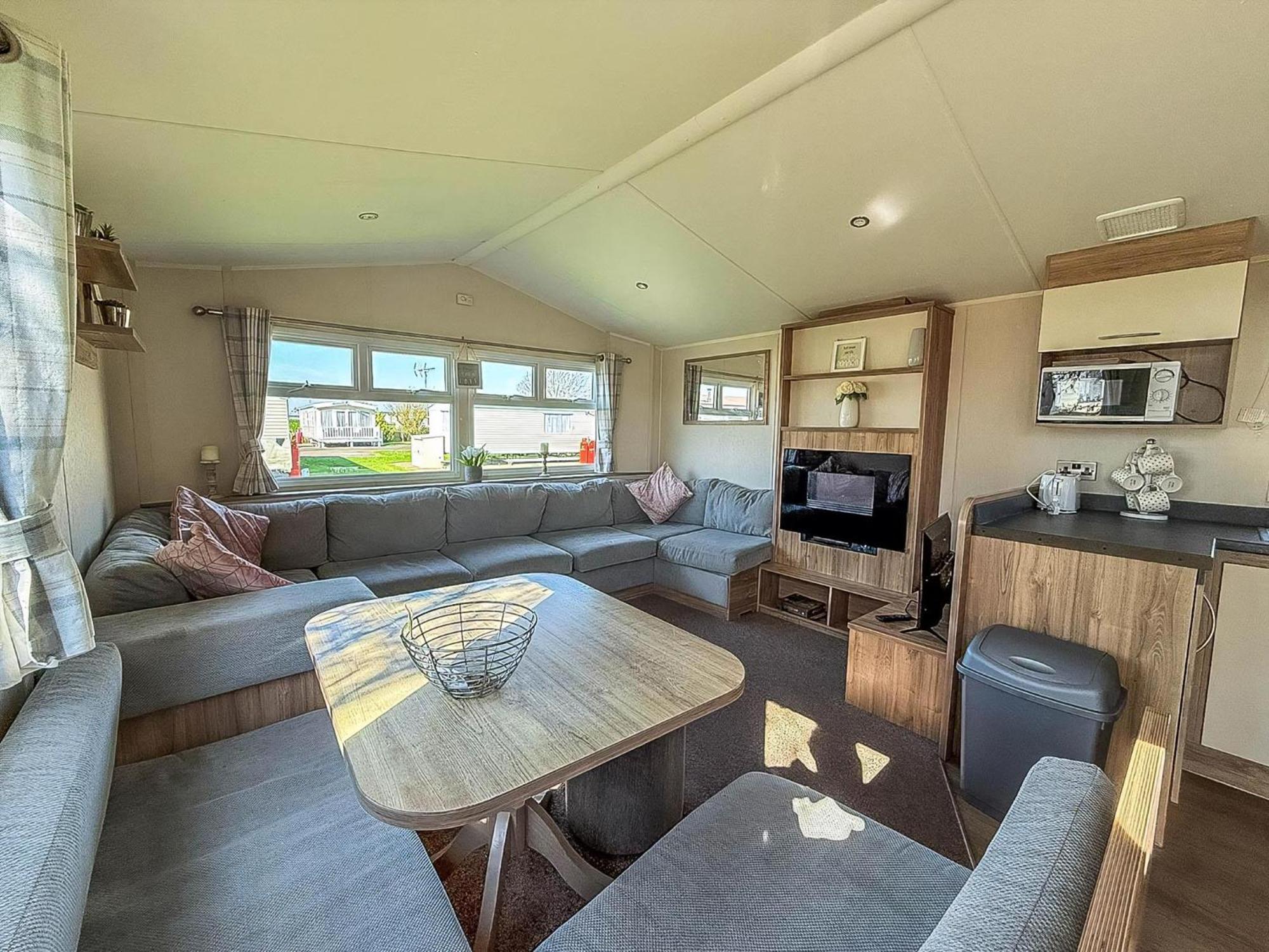 8 Berth Caravan For Hire At St Osyth Beach Ref 28047R Clacton-on-Sea Eksteriør billede